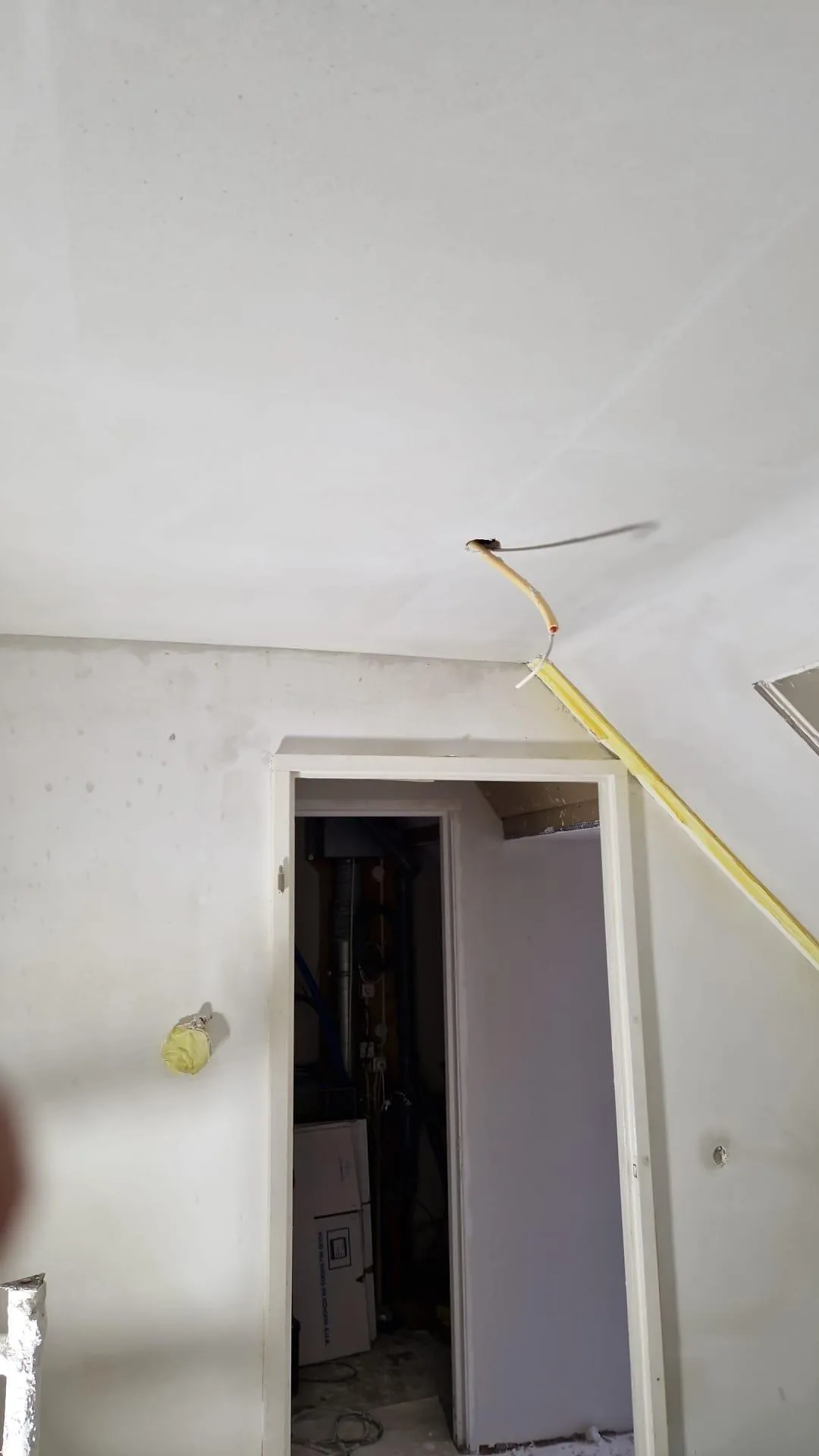 Plafond en wanden in één keer strak